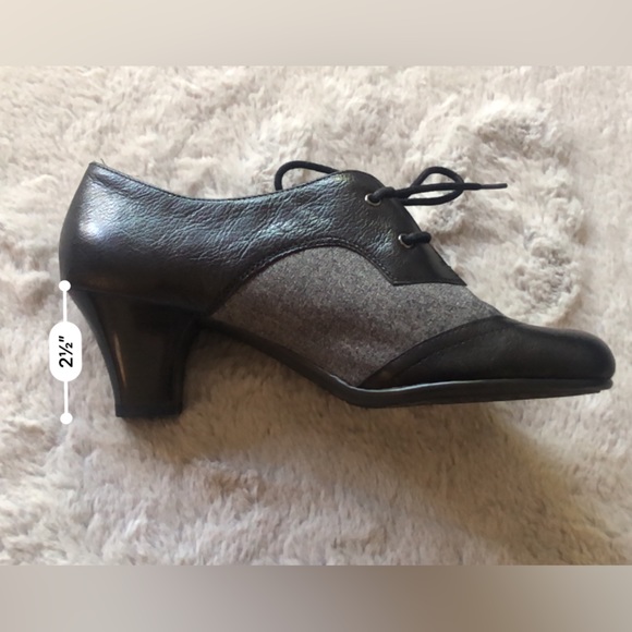 Aerosoles Leather Lace-up Booties 8 - Picture 8 of 8